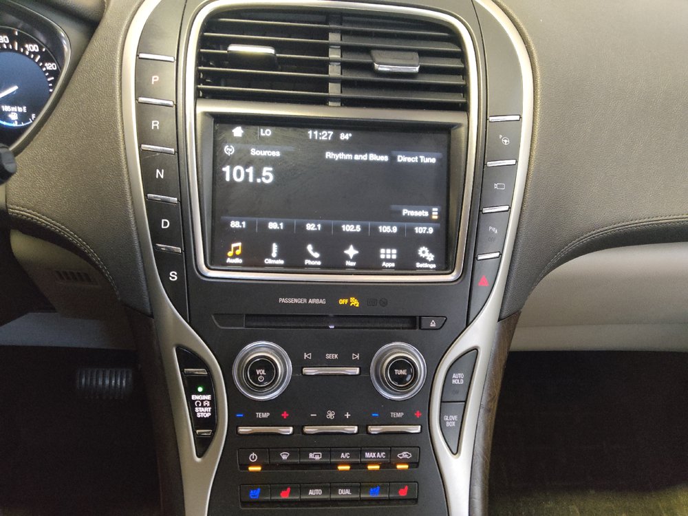Used 2016 Lincoln MKX Reserve w/ Technology Package FWD image 25