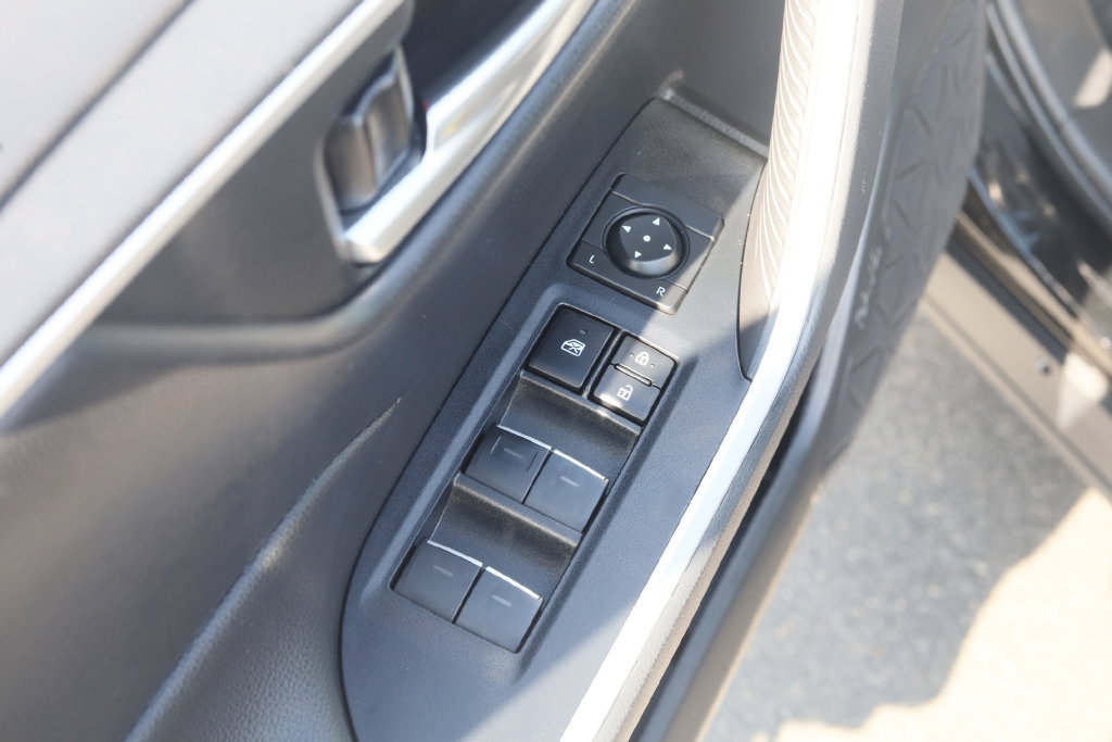 Used 2023 Toyota RAV4 XLE AWD/4WD image 22