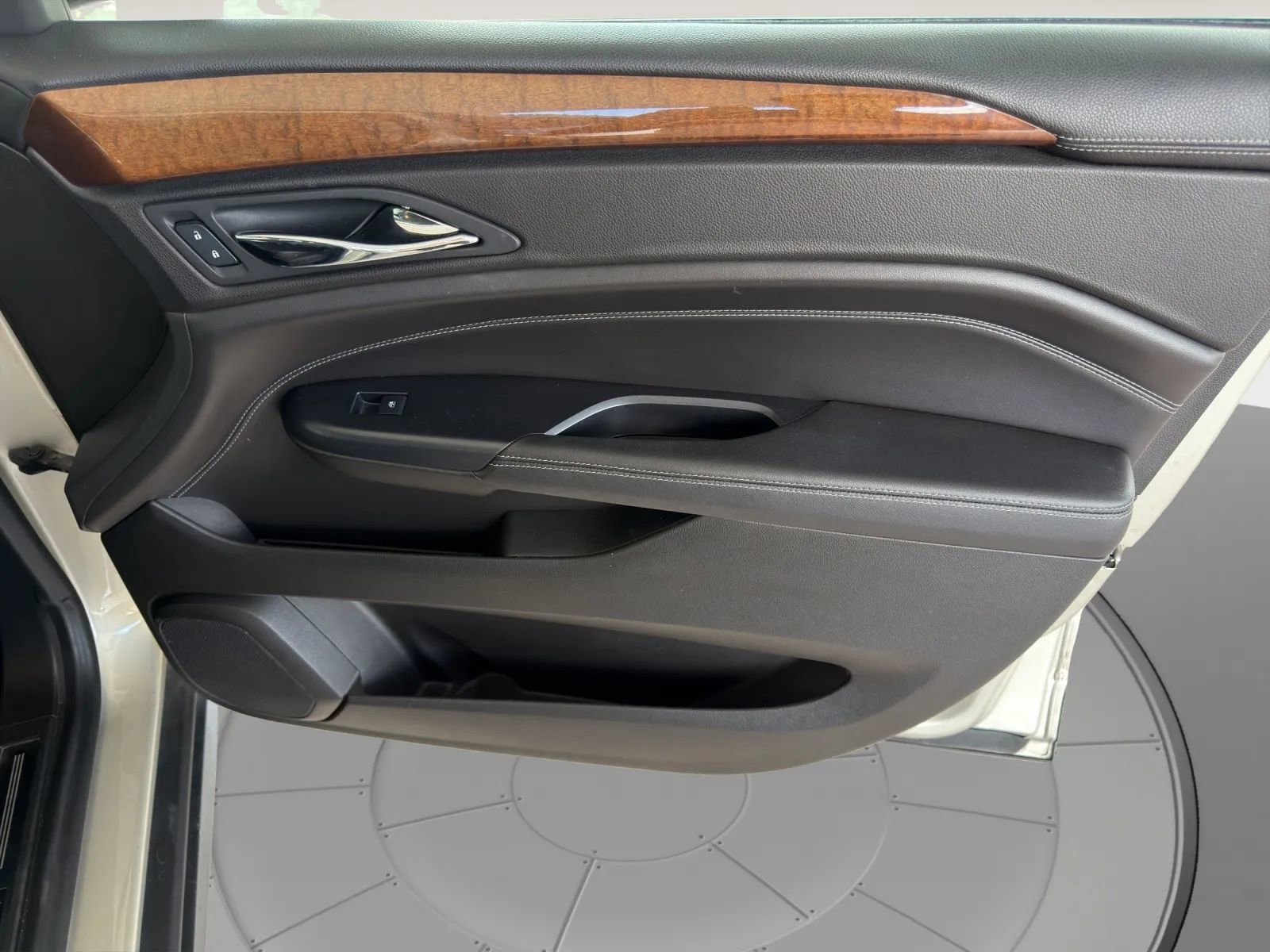 Used 2013 Cadillac SRX Luxury AWD/4WD image 17