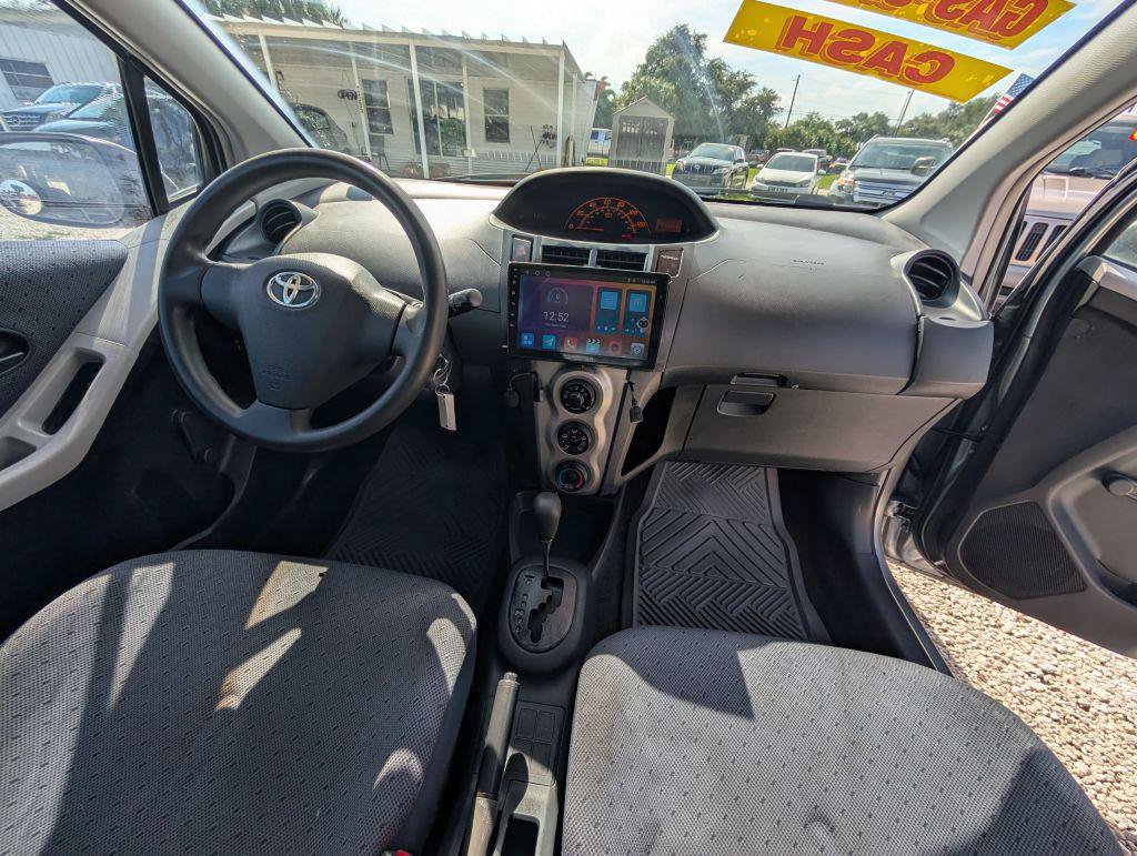 Used 2009 Toyota Yaris 2-Door Hatchback FWD image 14