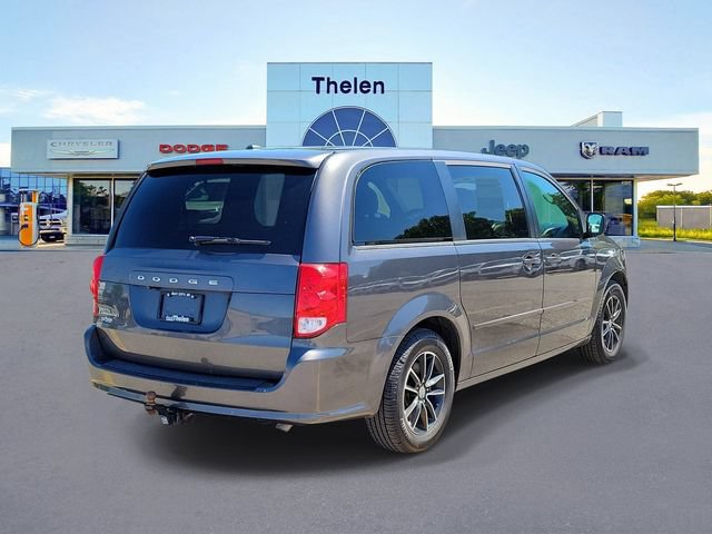 Used 2016 Dodge Grand Caravan SE FWD image 4