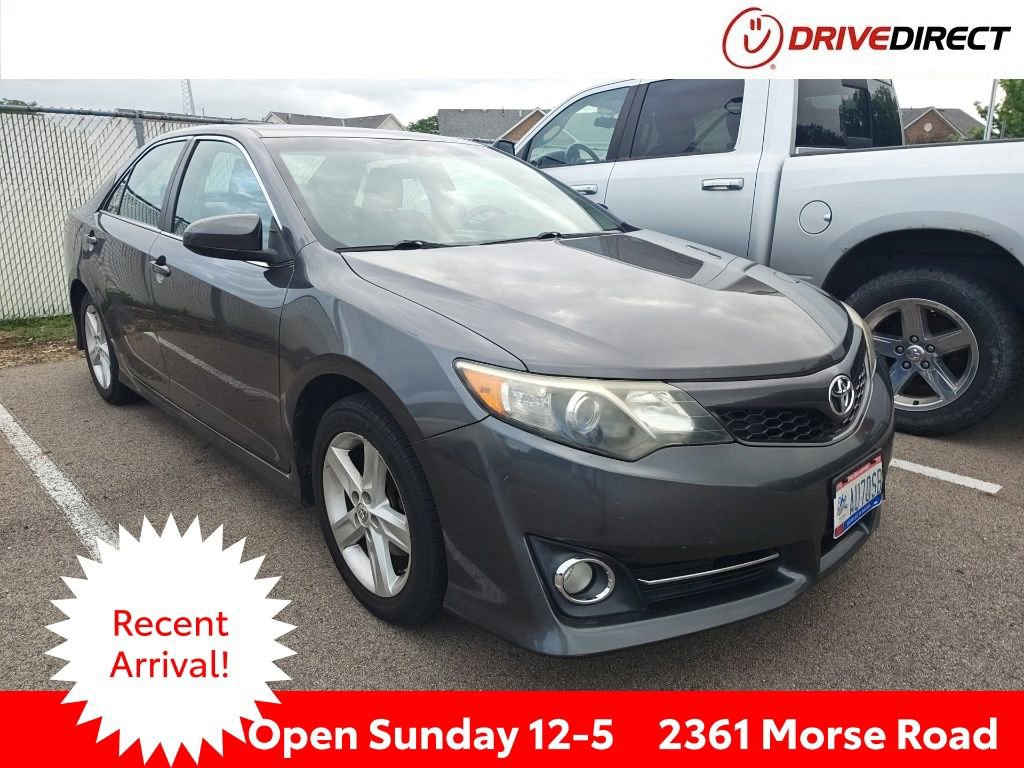 Used 2014 Toyota Camry SE w/ Moonroof Package FWD image 1