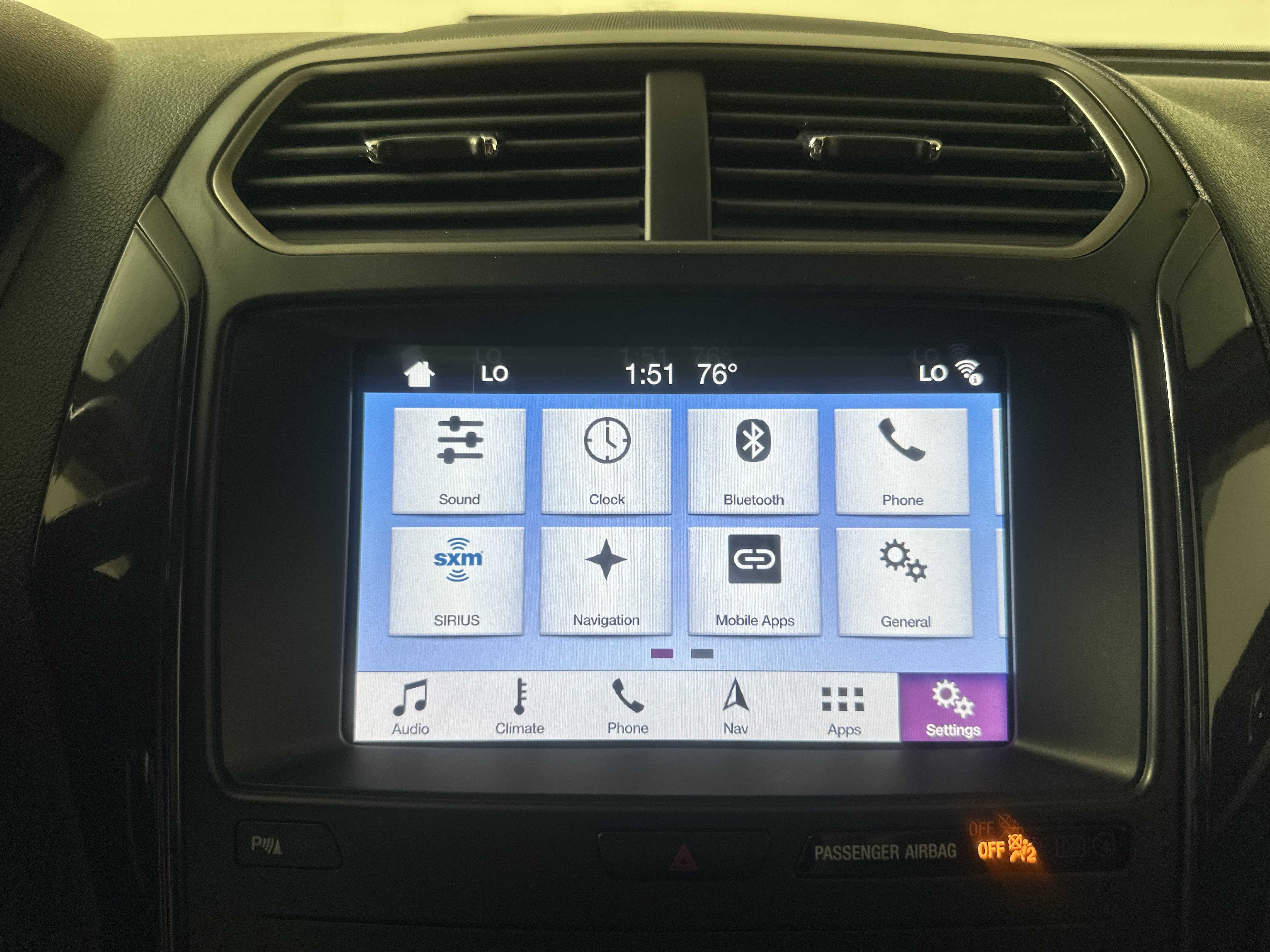 Used 2019 Ford Explorer XLT w/ Equipment Group 202A AWD/4WD image 19