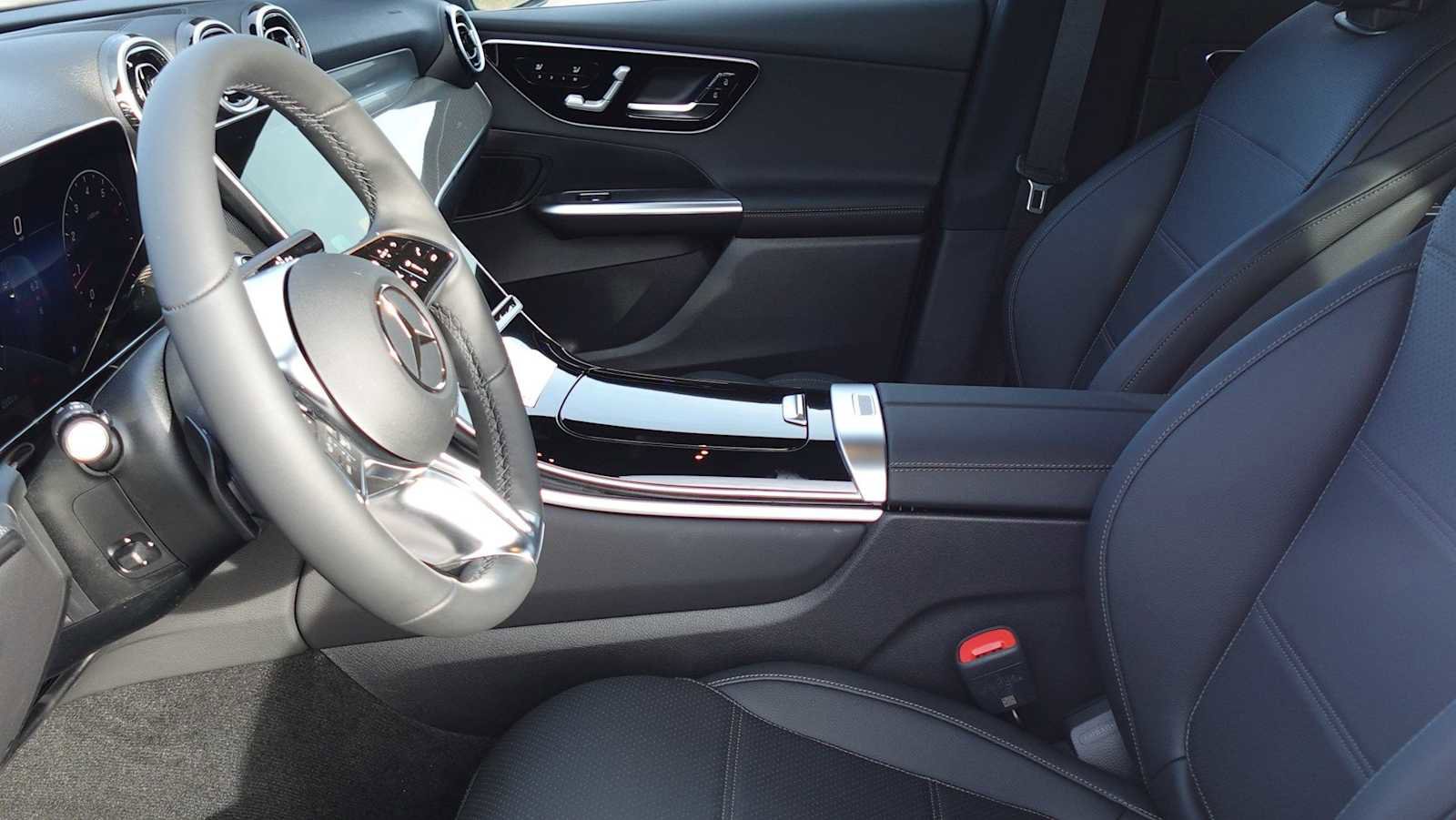 New 2026 Mercedes-Benz GLC 300 4MATIC image 32