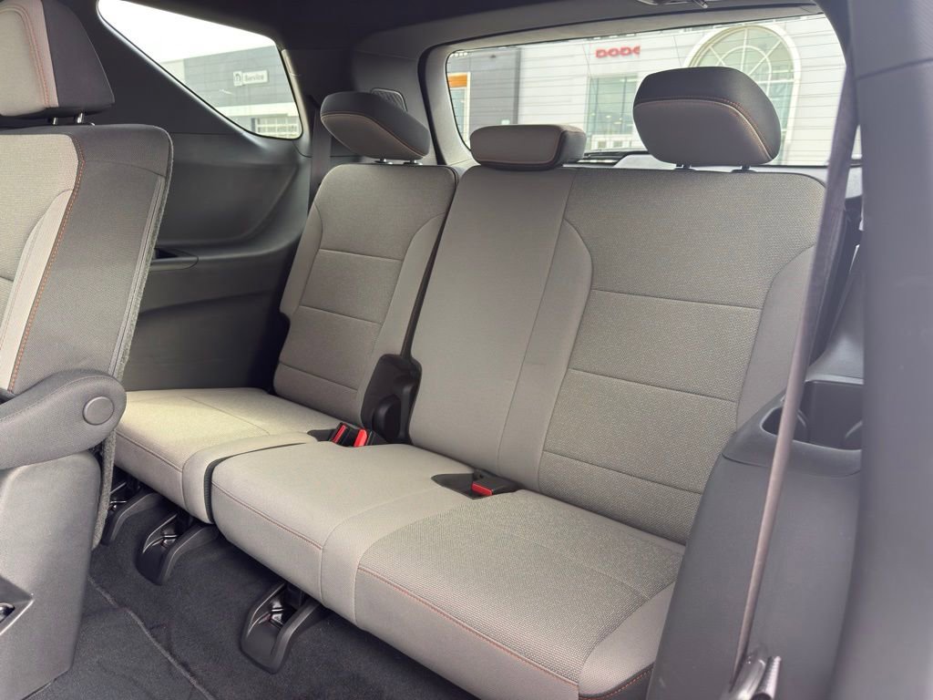 Used 2024 Chevrolet Traverse LT w/ Enhanced Driving Package image 30