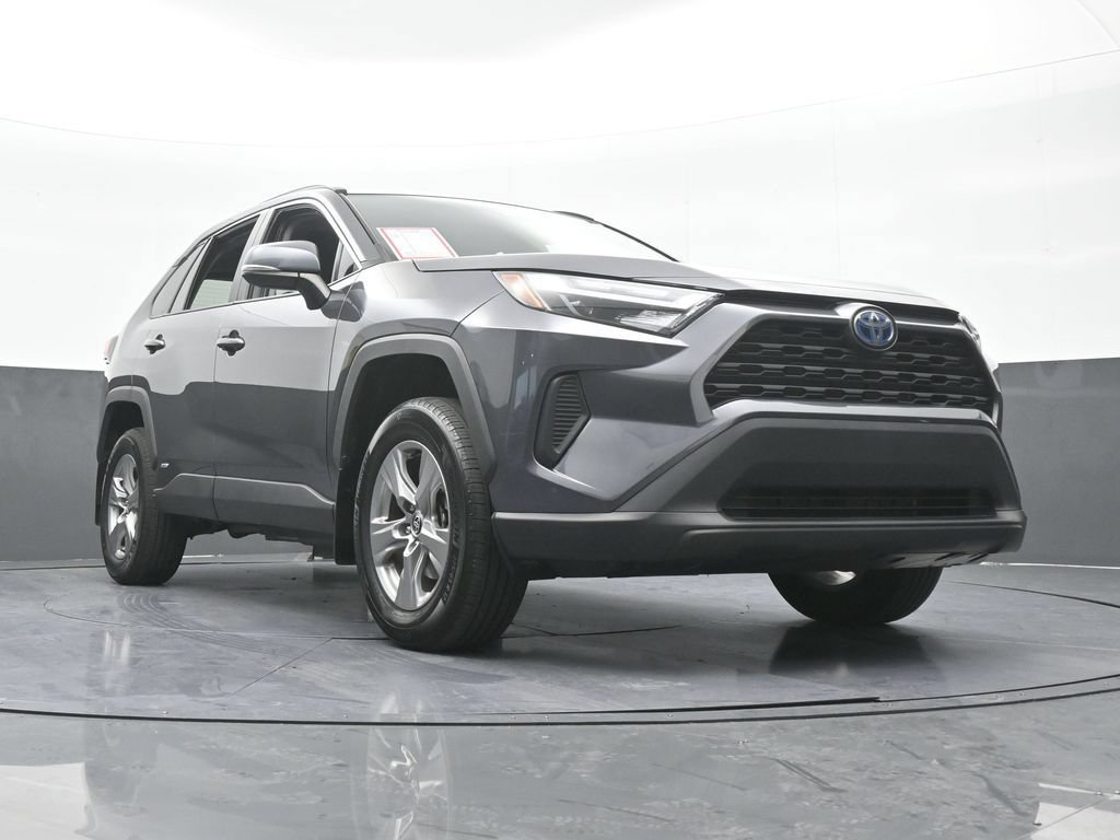 Used 2024 Toyota RAV4 XLE AWD/4WD image 57