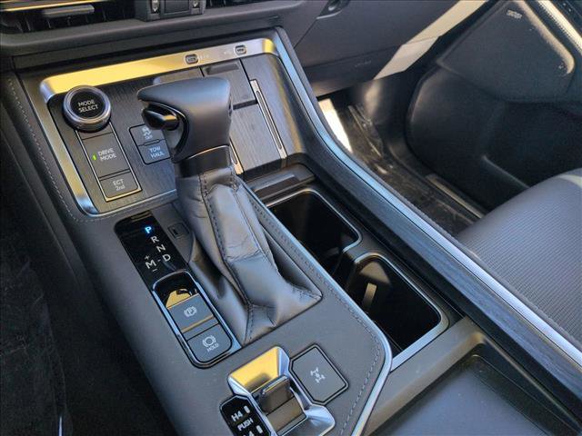 Used 2025 Lexus GX 550 w/ Accessory Package (2T) image 16