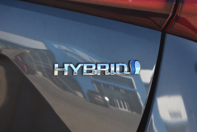 Used 2021 Toyota Prius LE FWD image 7
