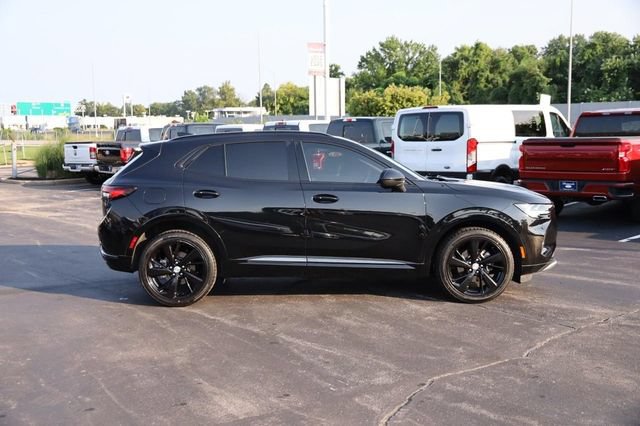 Used 2021 Buick Envision Essence w/ Sport Touring Package FWD image 5