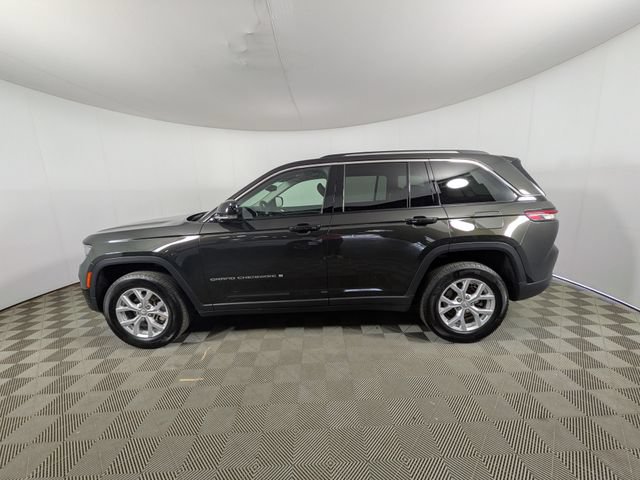 Used 2024 Jeep Grand Cherokee Limited AWD/4WD image 23