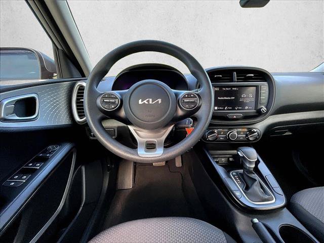 Used 2025 Kia Soul LX FWD image 7