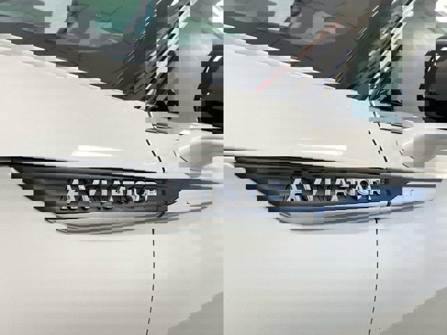 Used 2025 Lincoln Aviator AWD image 14