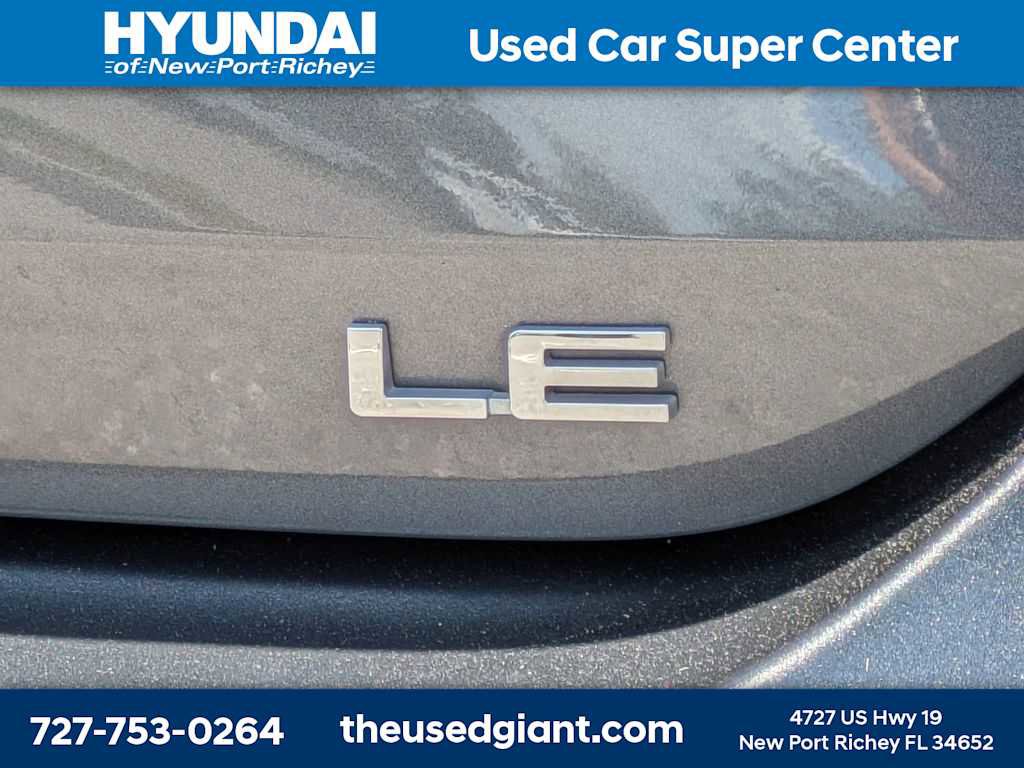 Used 2021 Toyota Highlander LE image 15