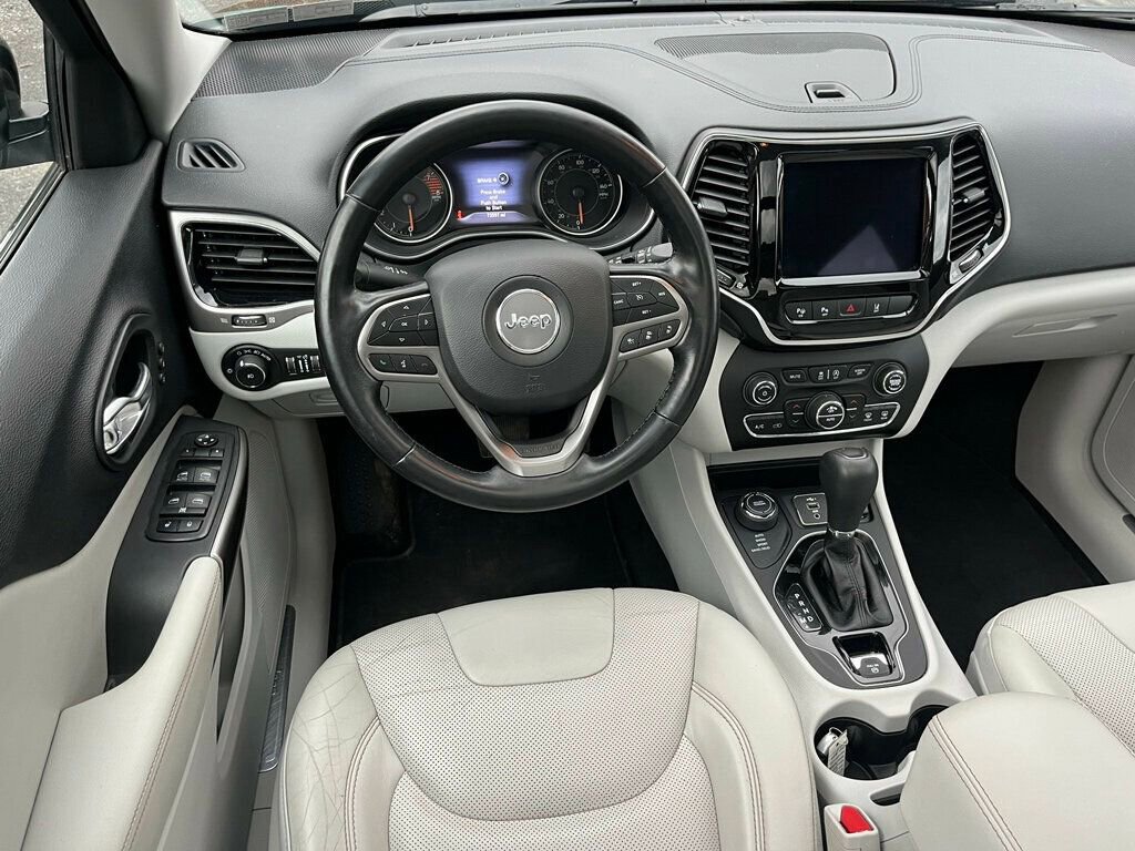 Used 2021 Jeep Cherokee Limited image 17