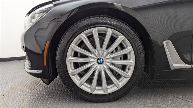 Used 2018 BMW 740i xDrive image 31