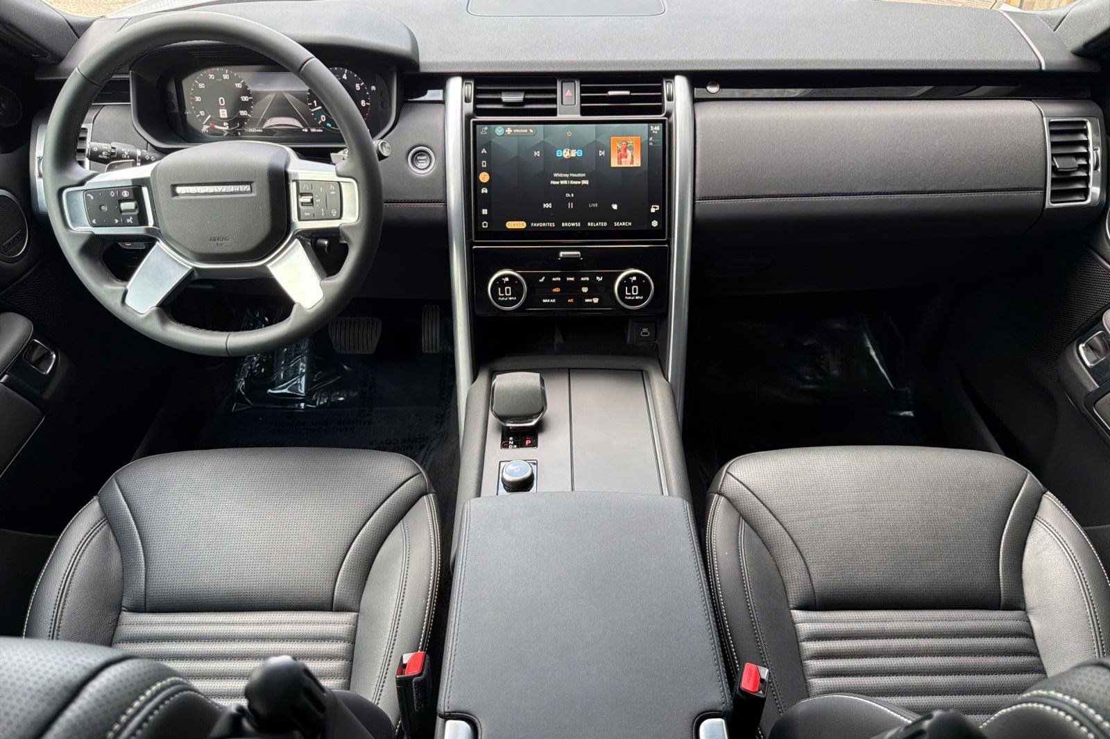 Used 2025 Land Rover Discovery S AWD/4WD image 17