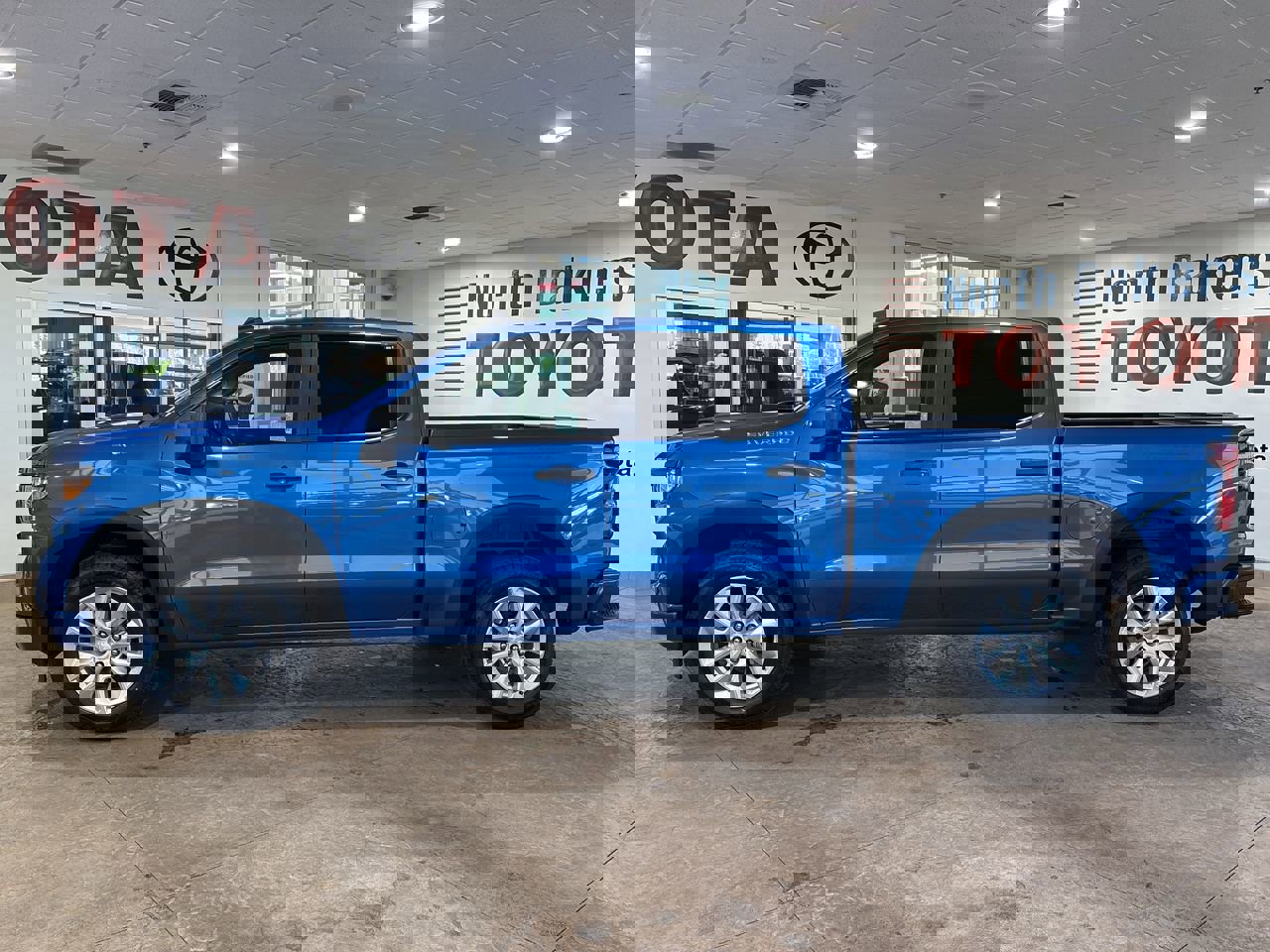 Used 2022 Chevrolet Silverado 1500 Custom image 7
