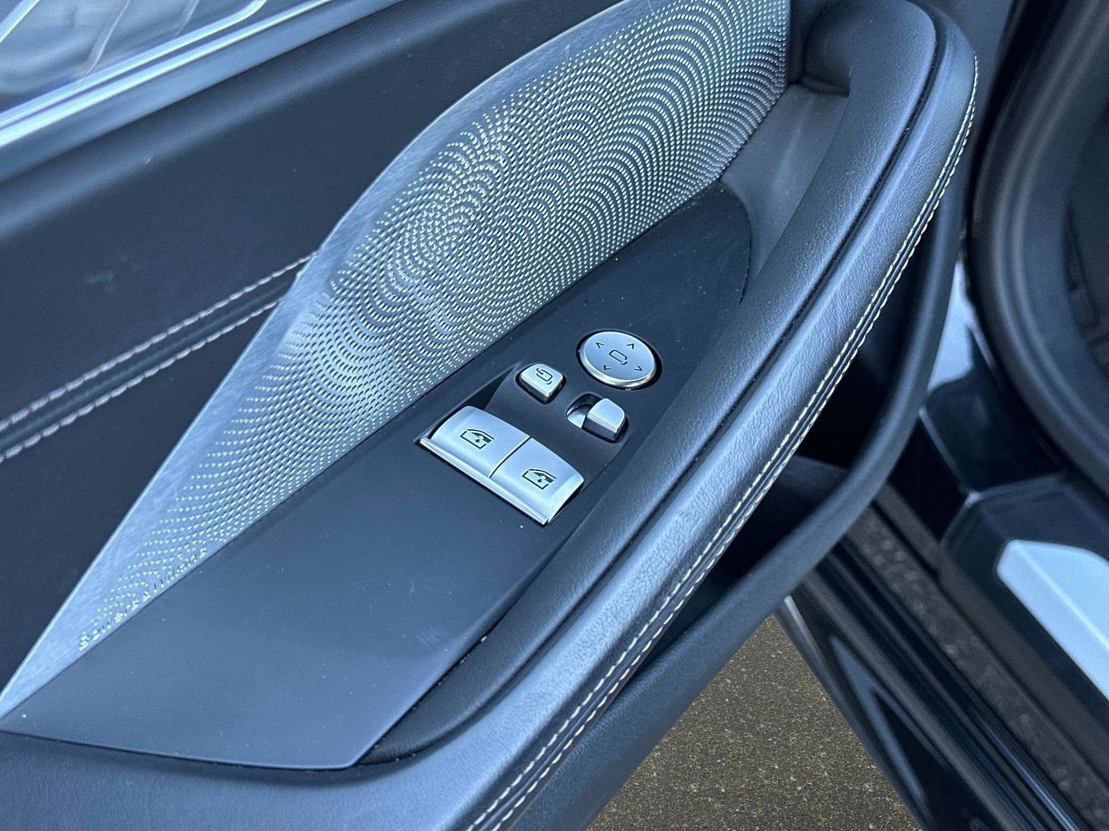 Used 2024 BMW M850i xDrive Coupe image 13