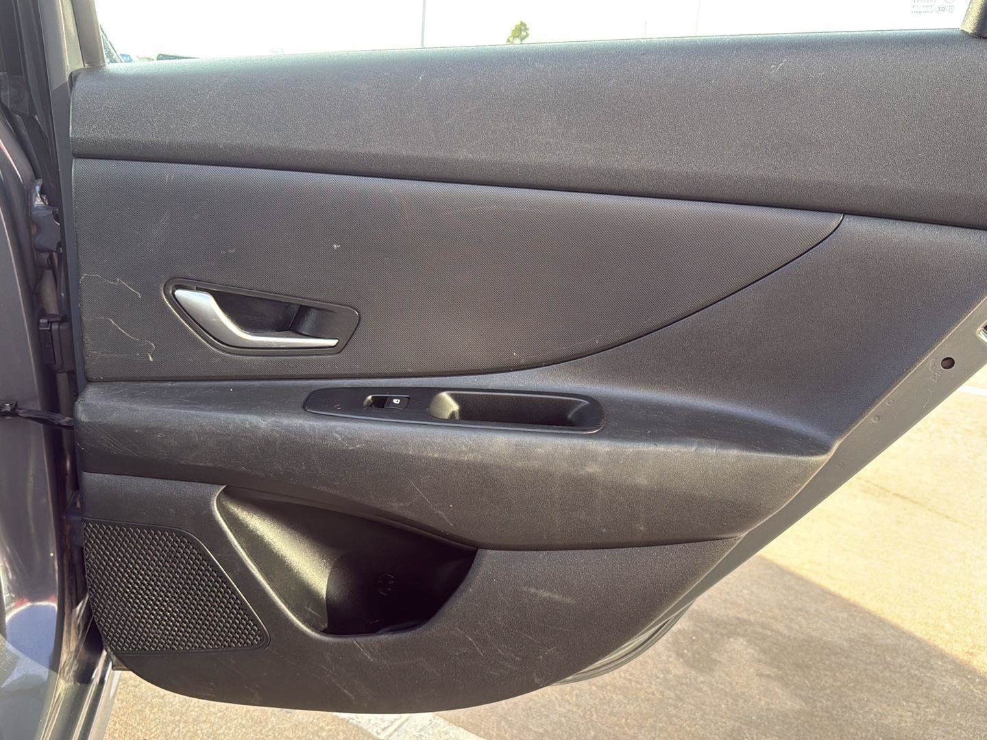 Used 2024 Hyundai Elantra SE FWD image 33