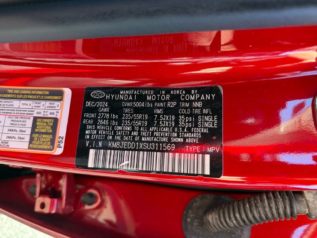 Certified 2025 Hyundai Tucson Limited AWD/4WD image 37