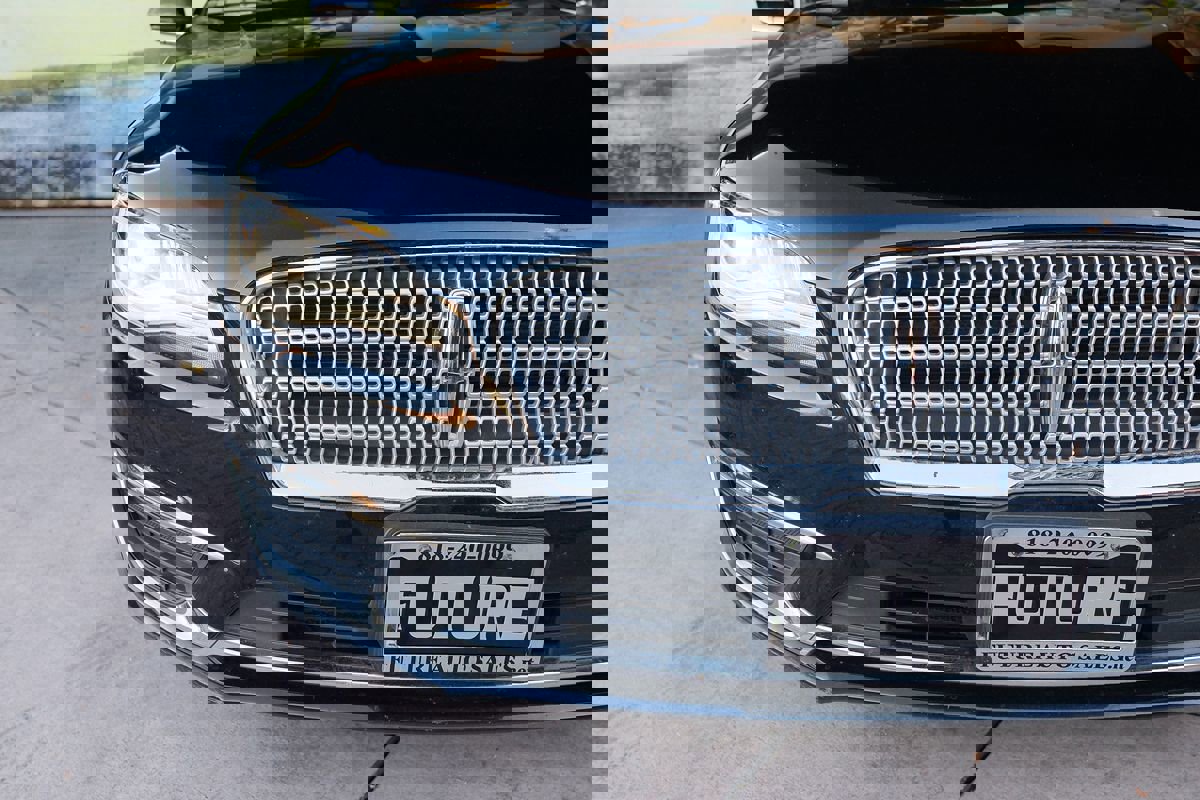 Used 2017 Lincoln MKZ Select FWD image 39