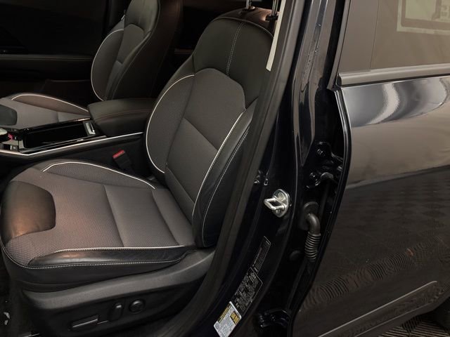 Certified 2022 Kia Niro EX w/ Cold Weather Package image 11