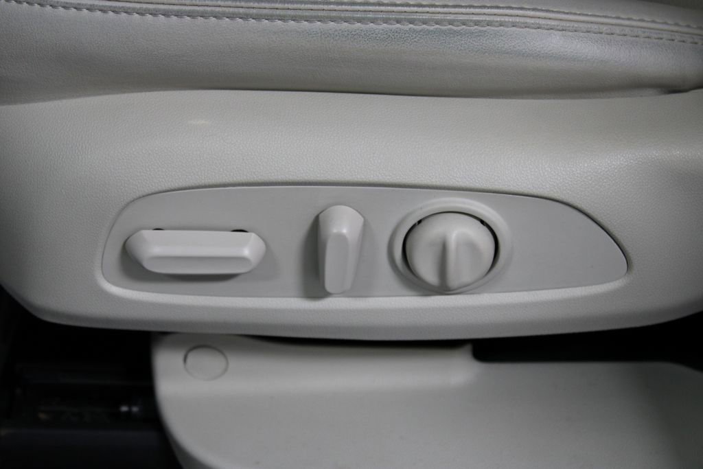 Used 2024 Buick Enclave Essence w/ Sport Touring Edition image 19