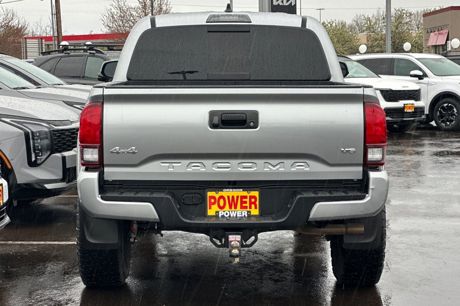 Used 2022 Toyota Tacoma SR5 w/ Technology Package image 5