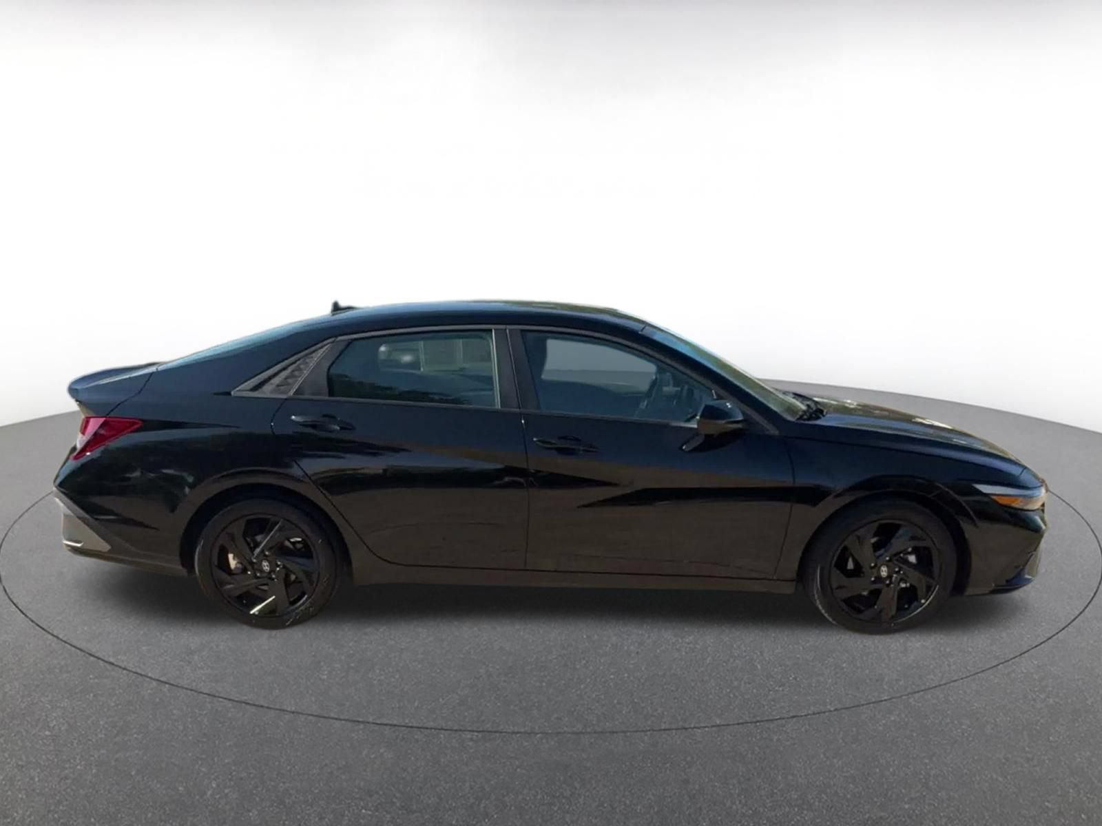 Used 2026 Hyundai Elantra Sport FWD image 15