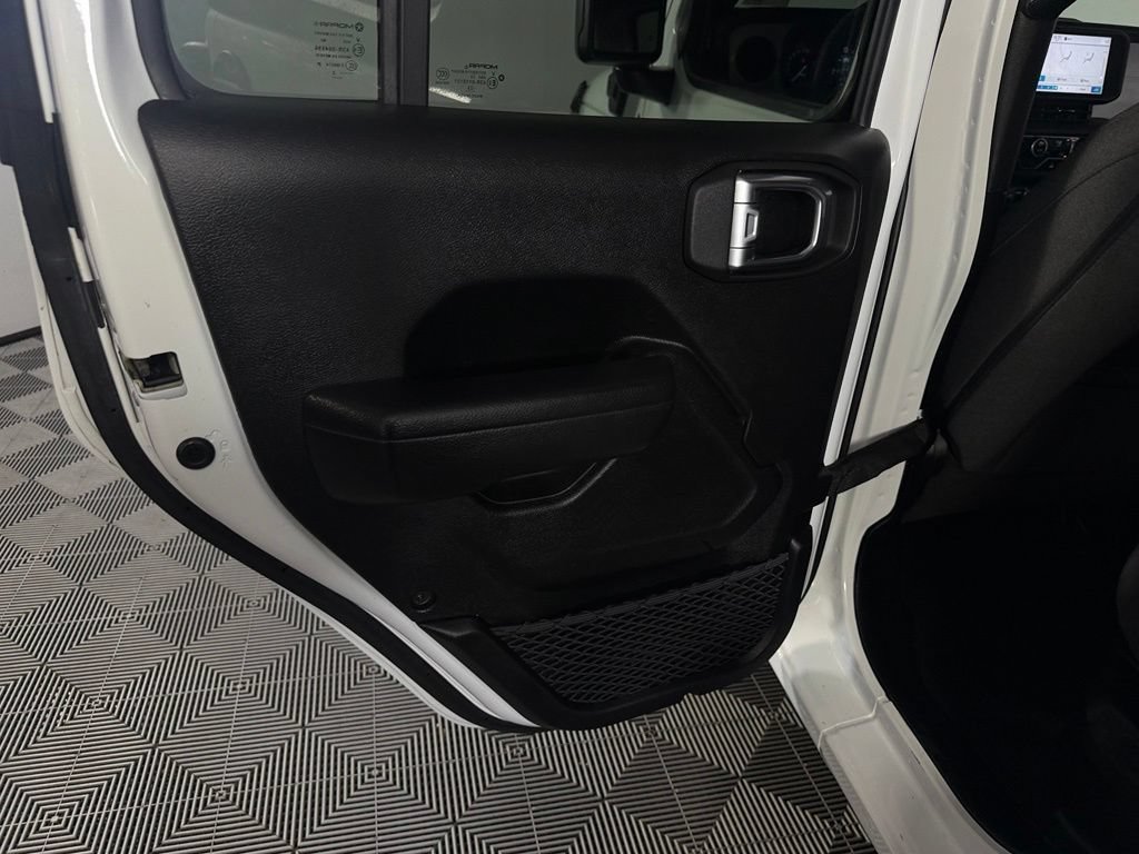 Used 2024 Jeep Wrangler Unlimited AWD/4WD image 27