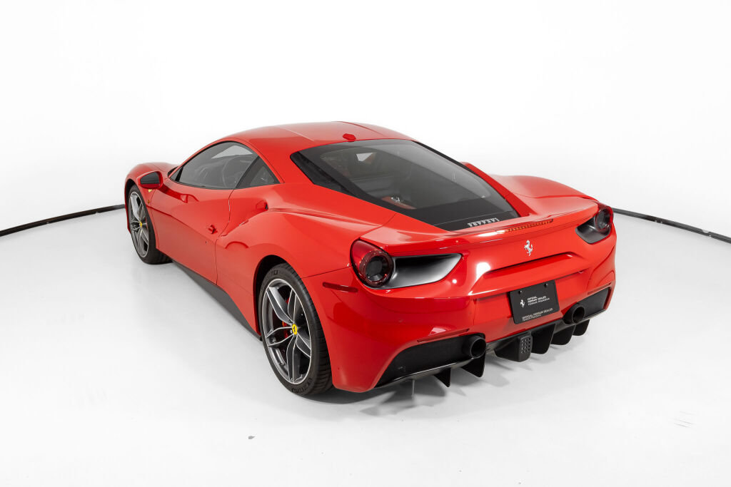 Certified 2018 Ferrari 488 GTB RWD image 7