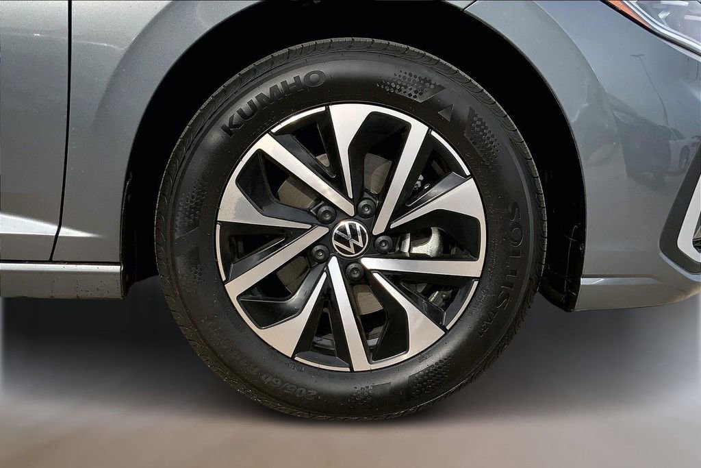 Certified 2025 Volkswagen Jetta S image 9