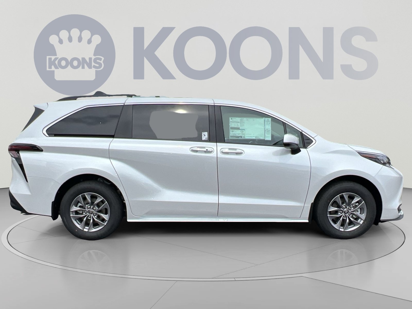 New 2026 Toyota Sienna XLE FWD image 8