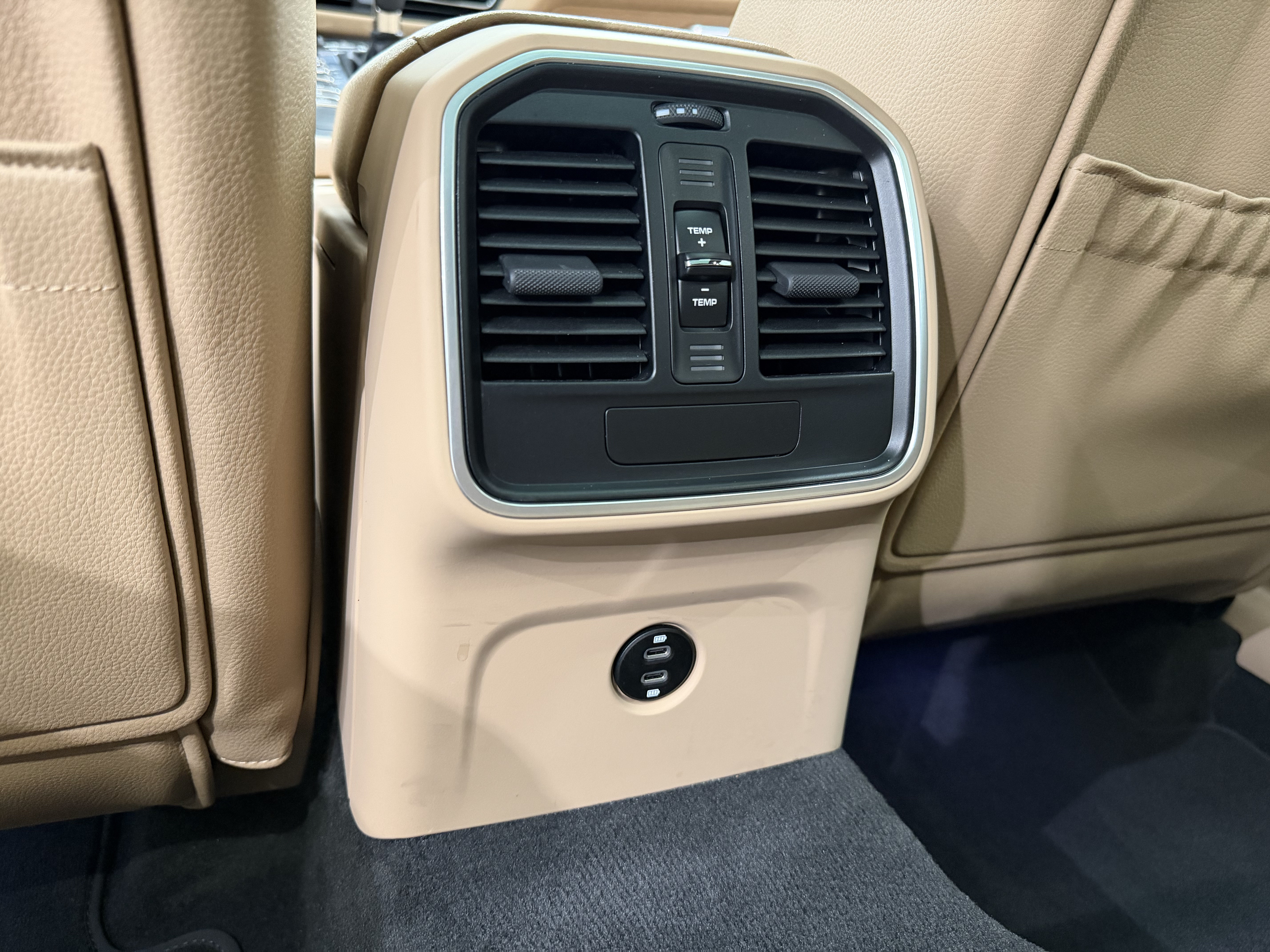 Certified 2021 Porsche Macan AWD/4WD image 21