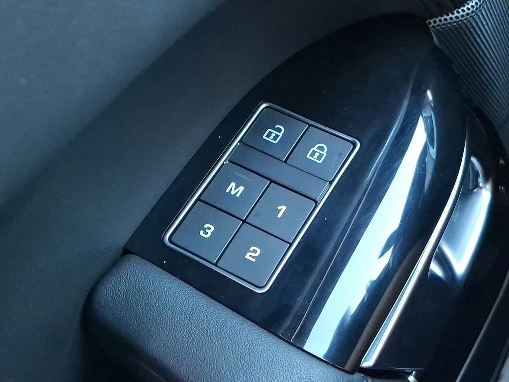 Used 2022 Land Rover Range Rover Sport SVR image 20