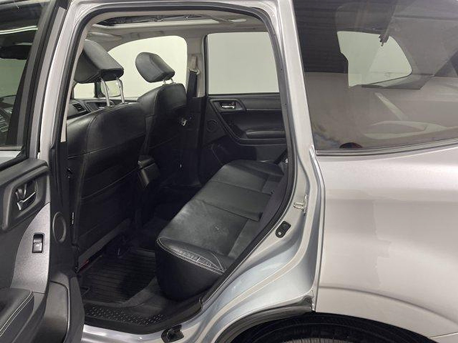 Used 2014 Subaru Forester 2.5i Touring AWD/4WD image 10
