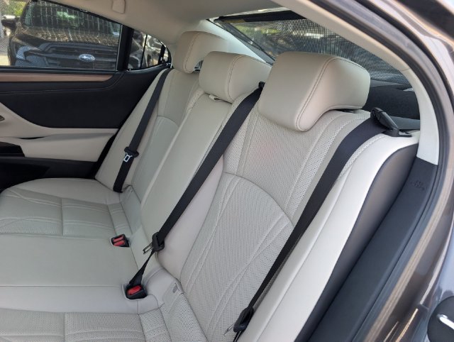 Used 2024 Lexus ES 350 Ultra Luxury w/ Accessory Package (Z1) FWD image 26