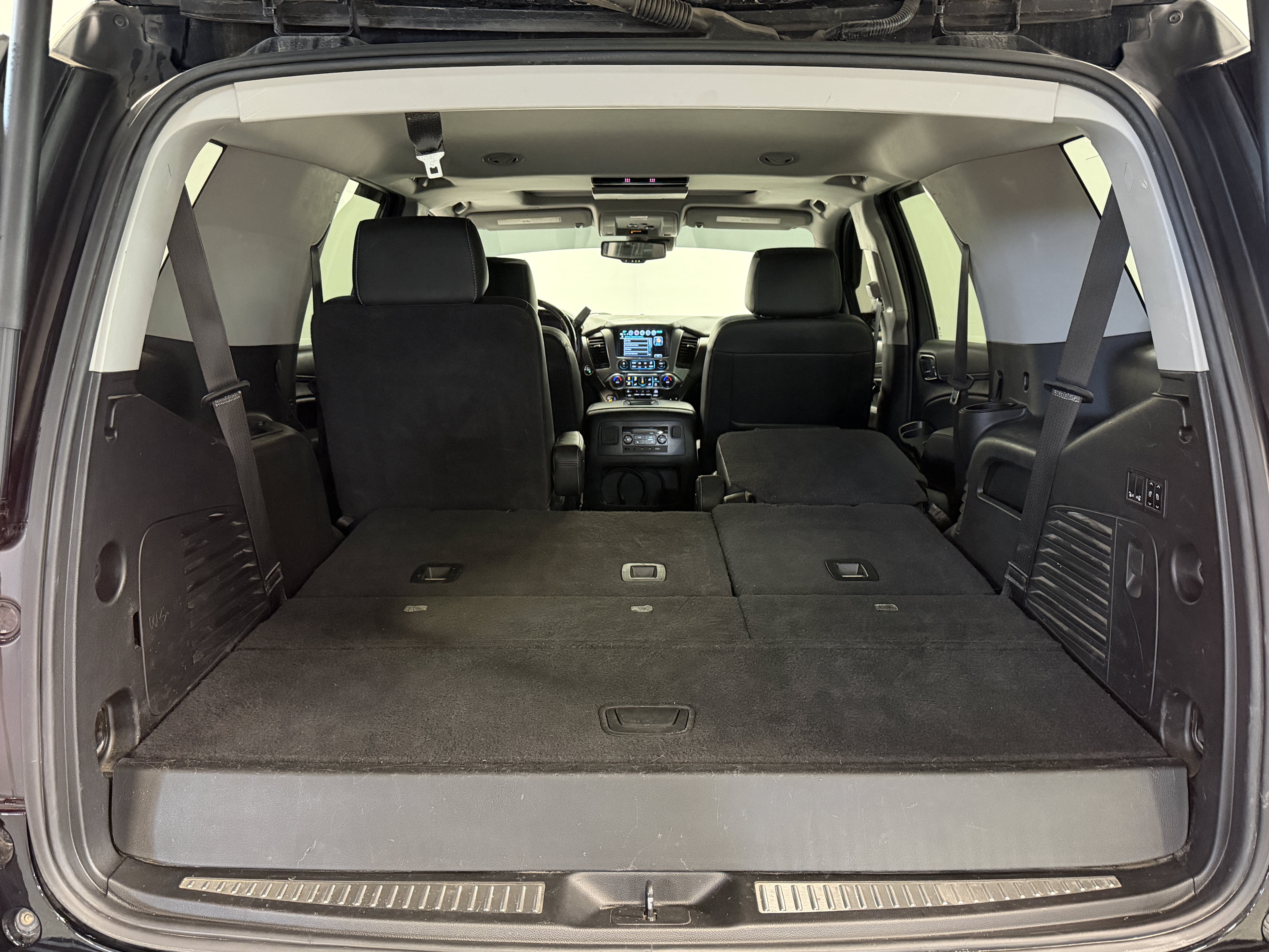 Used 2020 Chevrolet Tahoe Premier AWD/4WD image 29