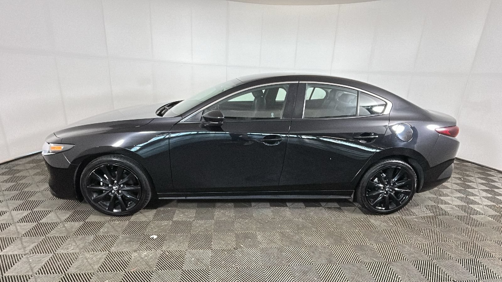 Used 2024 MAZDA MAZDA3 s FWD image 6