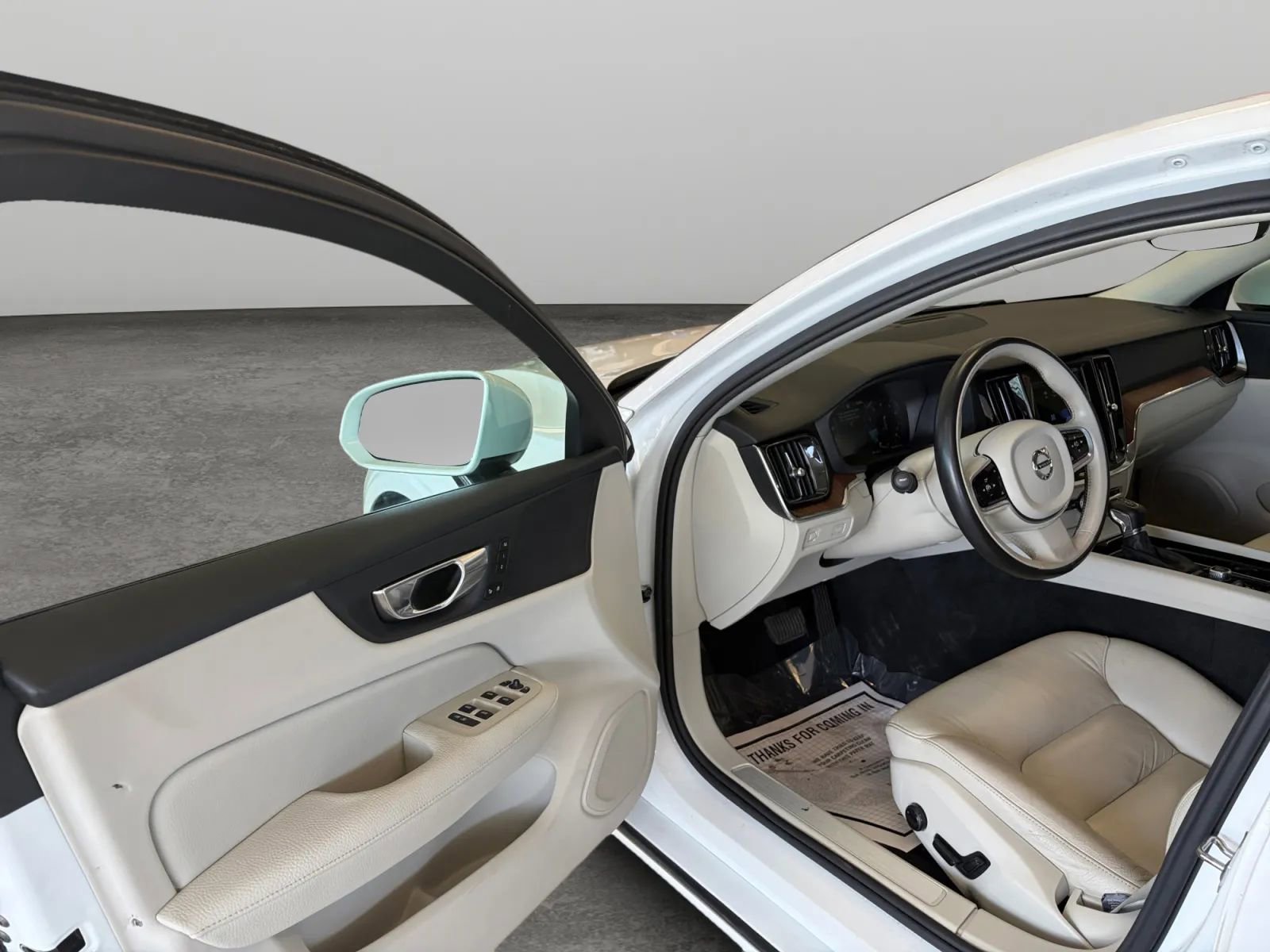 Used 2021 Volvo S60 T6 Momentum image 9