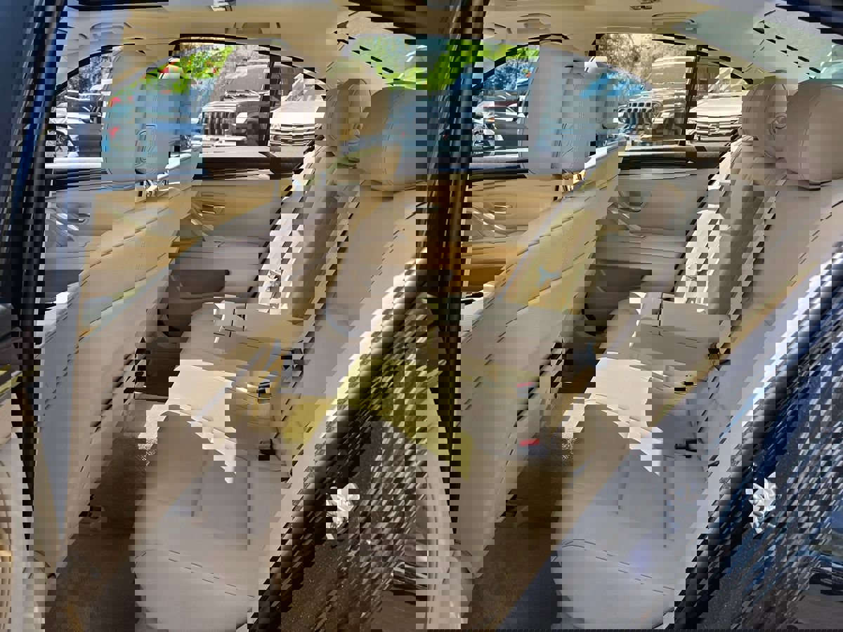 Used 2011 BMW 535i Sedan RWD image 17