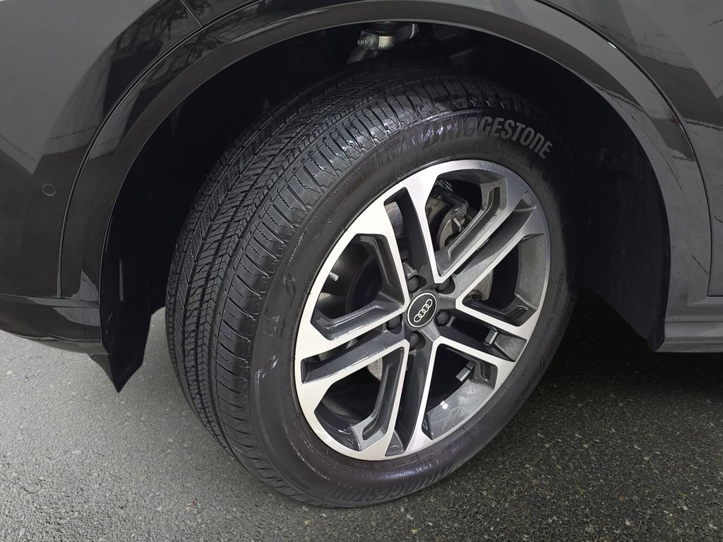 Used 2025 Audi Q5 Premium w/ Convenience Package image 36