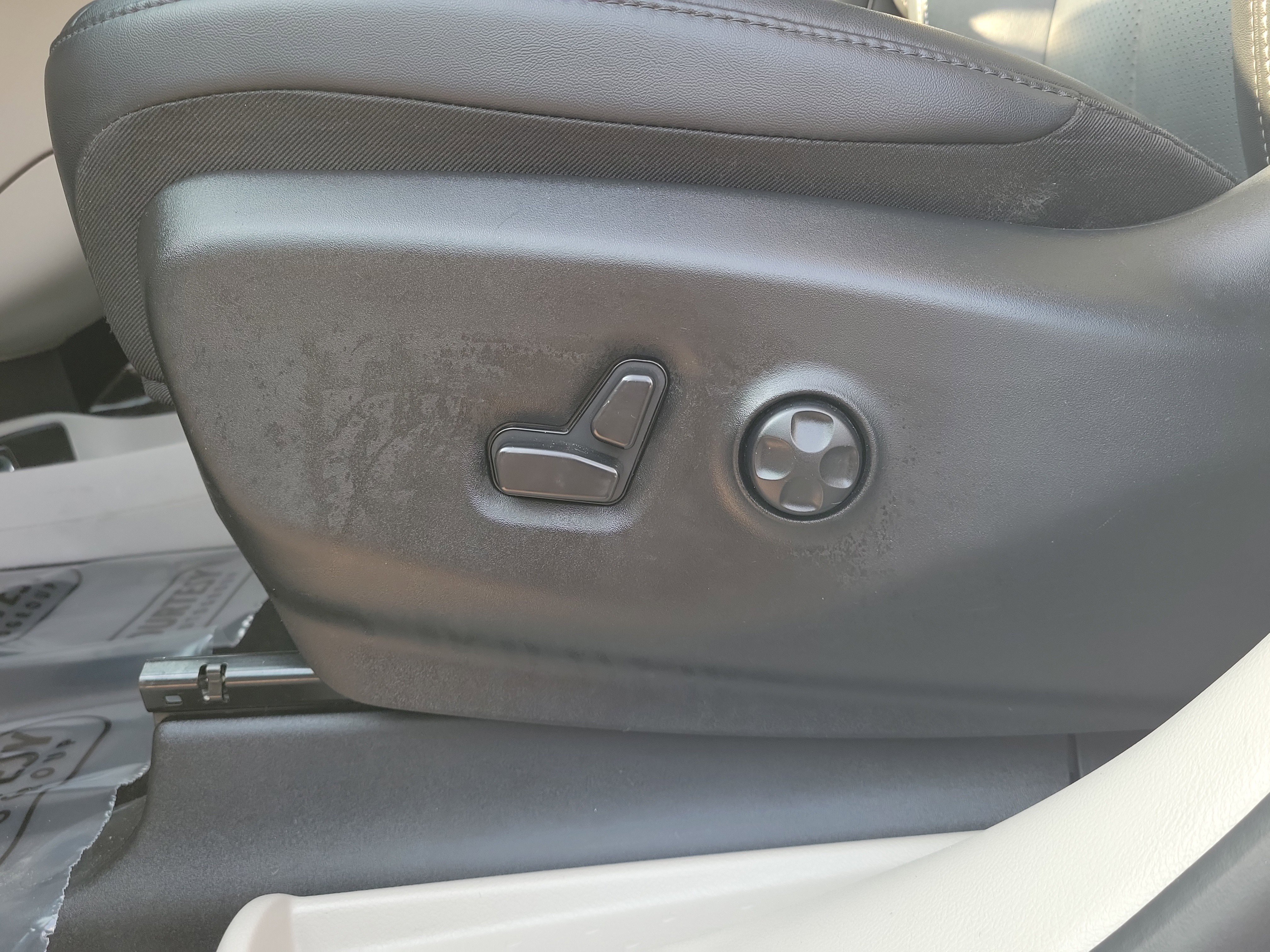 Used 2024 Chrysler Pacifica Touring-L image 22