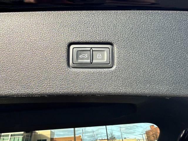 Used 2019 Audi Q8 Prestige w/ Towing Package image 29