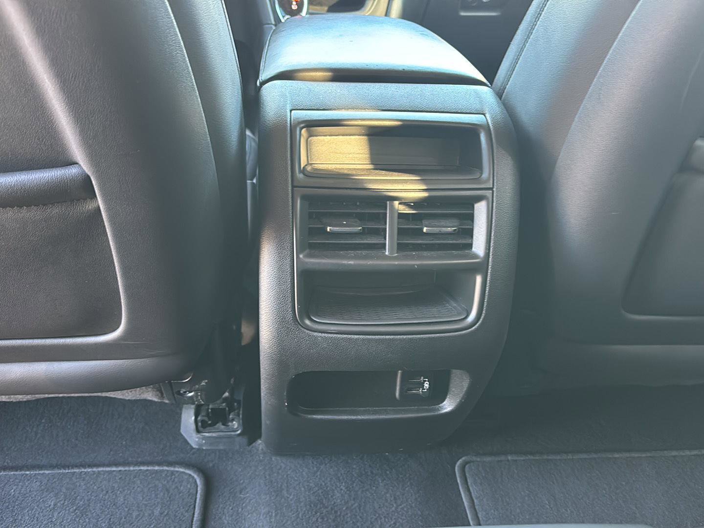 Used 2017 Cadillac XT5 Luxury w/ LPO, Wheel Lock Package image 18