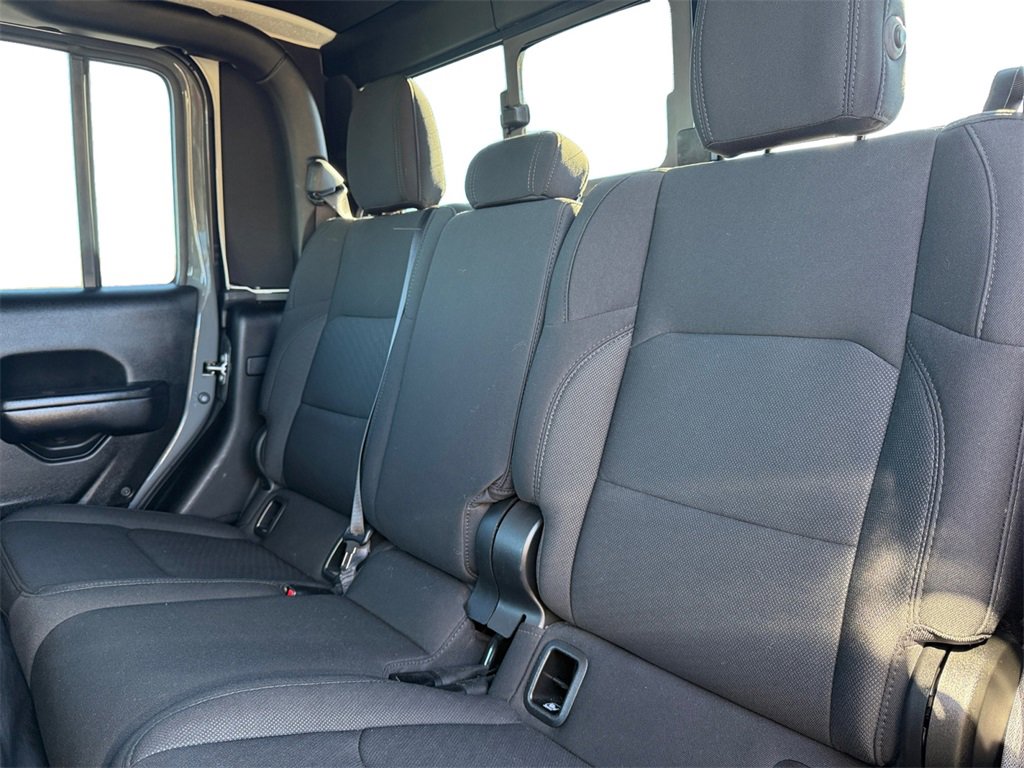 Used 2021 Jeep Gladiator Willys image 14