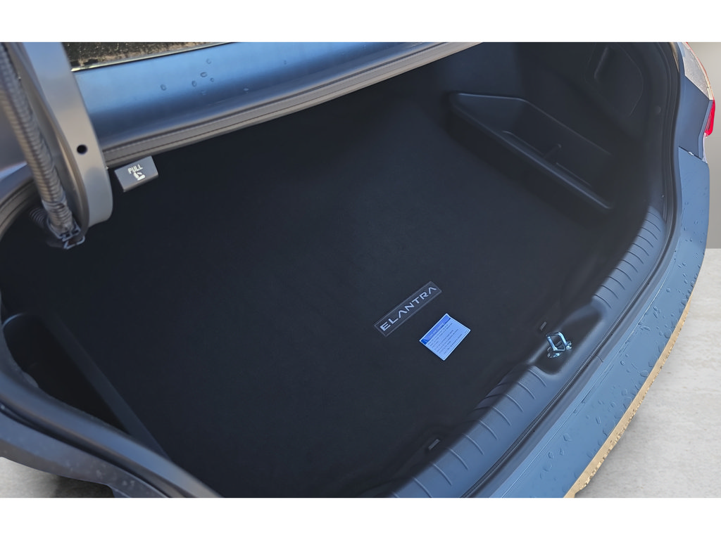 New 2026 Hyundai Elantra SEL Sport FWD image 10