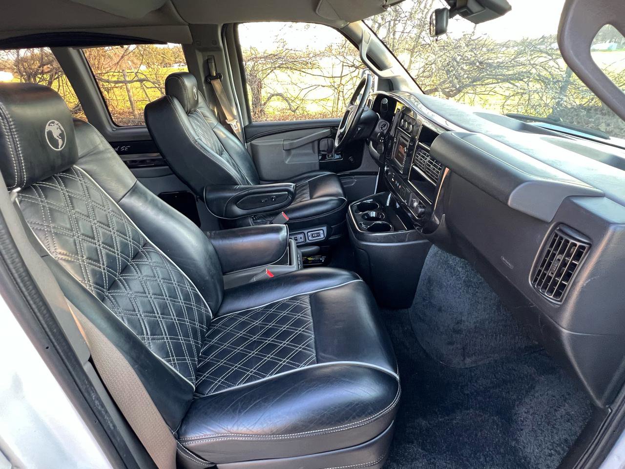 Used 2019 GMC Savana 2500 Extended w/ Enhanced Convenience Package image 19