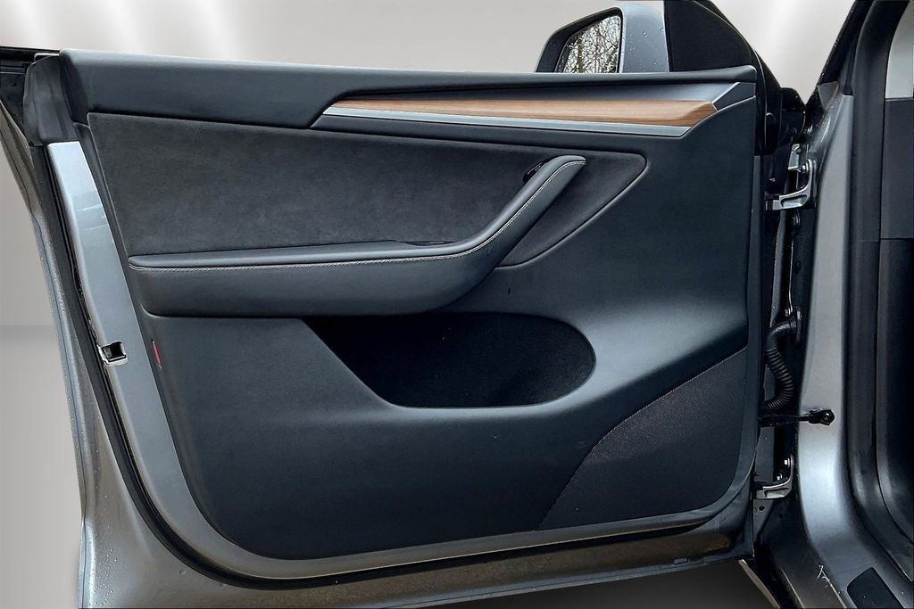 Used 2024 Tesla Model Y Long Range image 19