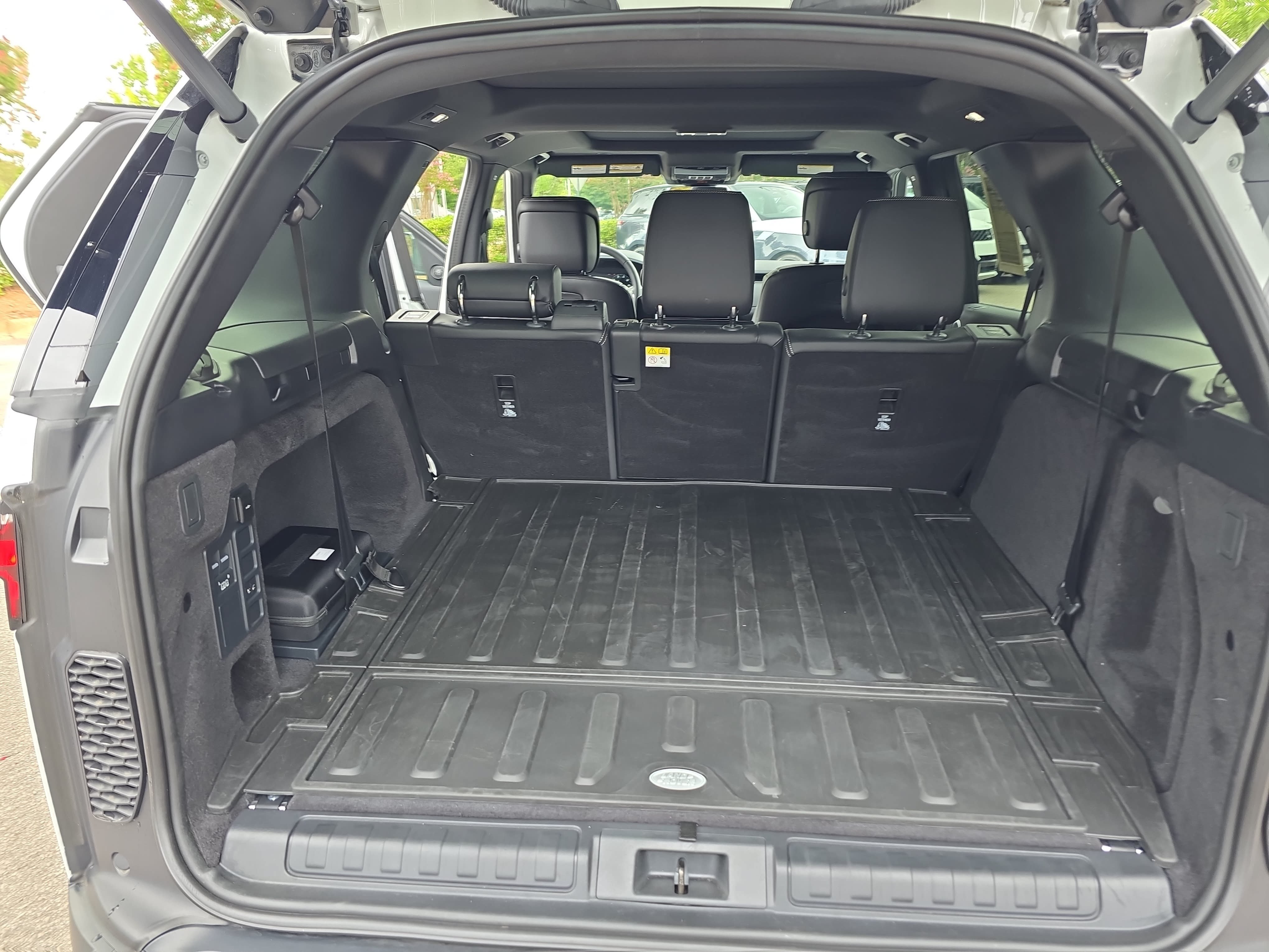Certified 2025 Land Rover Discovery S AWD/4WD image 12